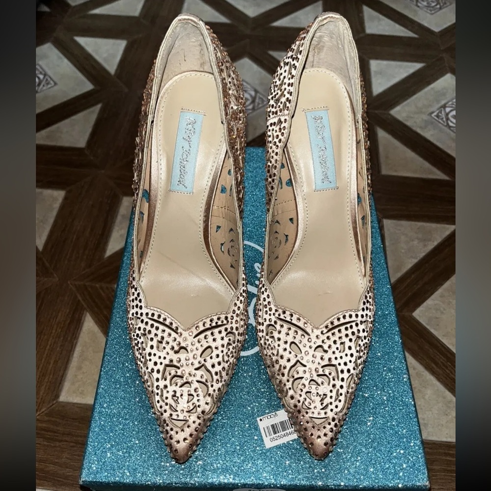 Betsey Johnson Pink Sparkly Heels Size 8